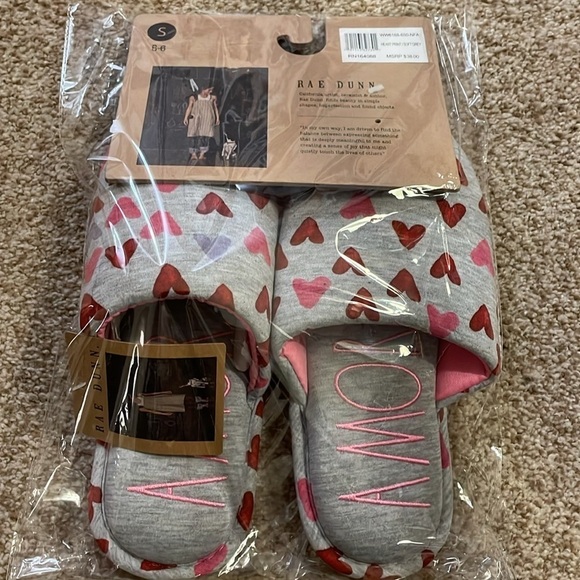 NWT - Rae Dunn Women’s Slippers (Pink & Grey with Amor & Heart Designs / (5/6US) - Picture 8 of 8